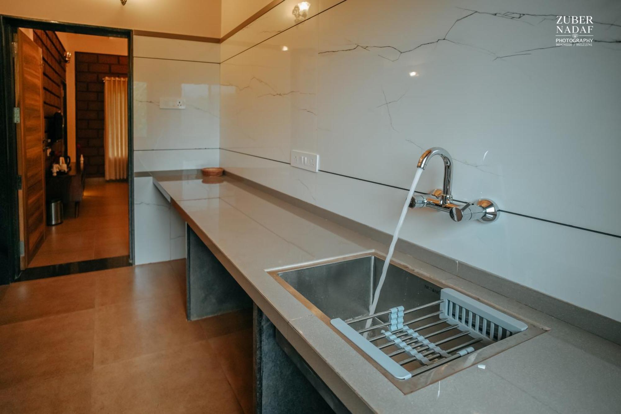 Kireina Wellness Resort Koynanagar Exteriör bild